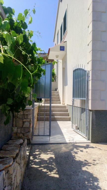Apartments Iris Korcula Town Exterior photo
